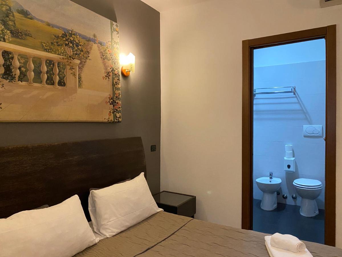 Guest house La Luna Romana 2*