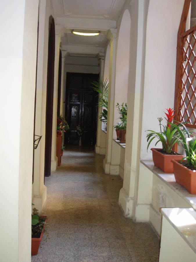 Guest house La Luna Romana 2*