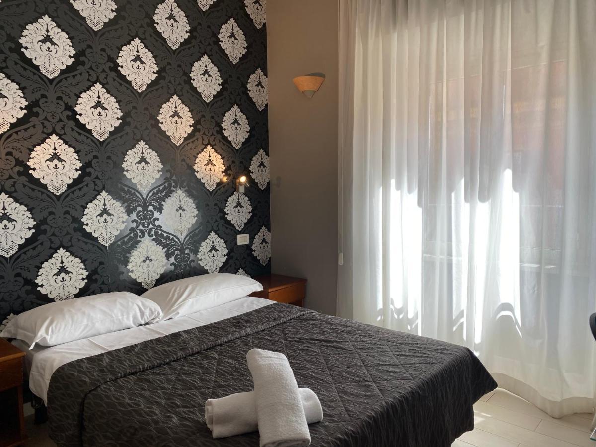 Guest house La Luna Romana 2*