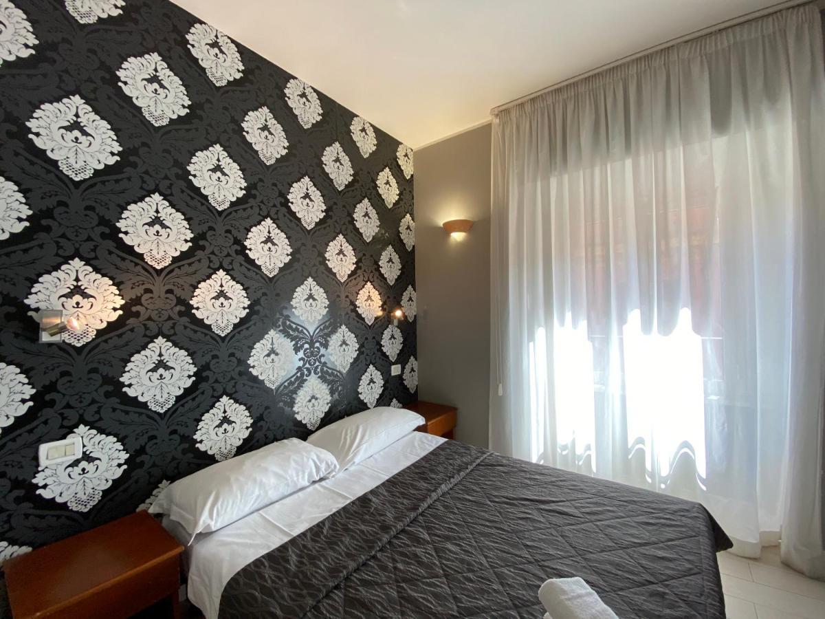 Guest house La Luna Romana 2*
