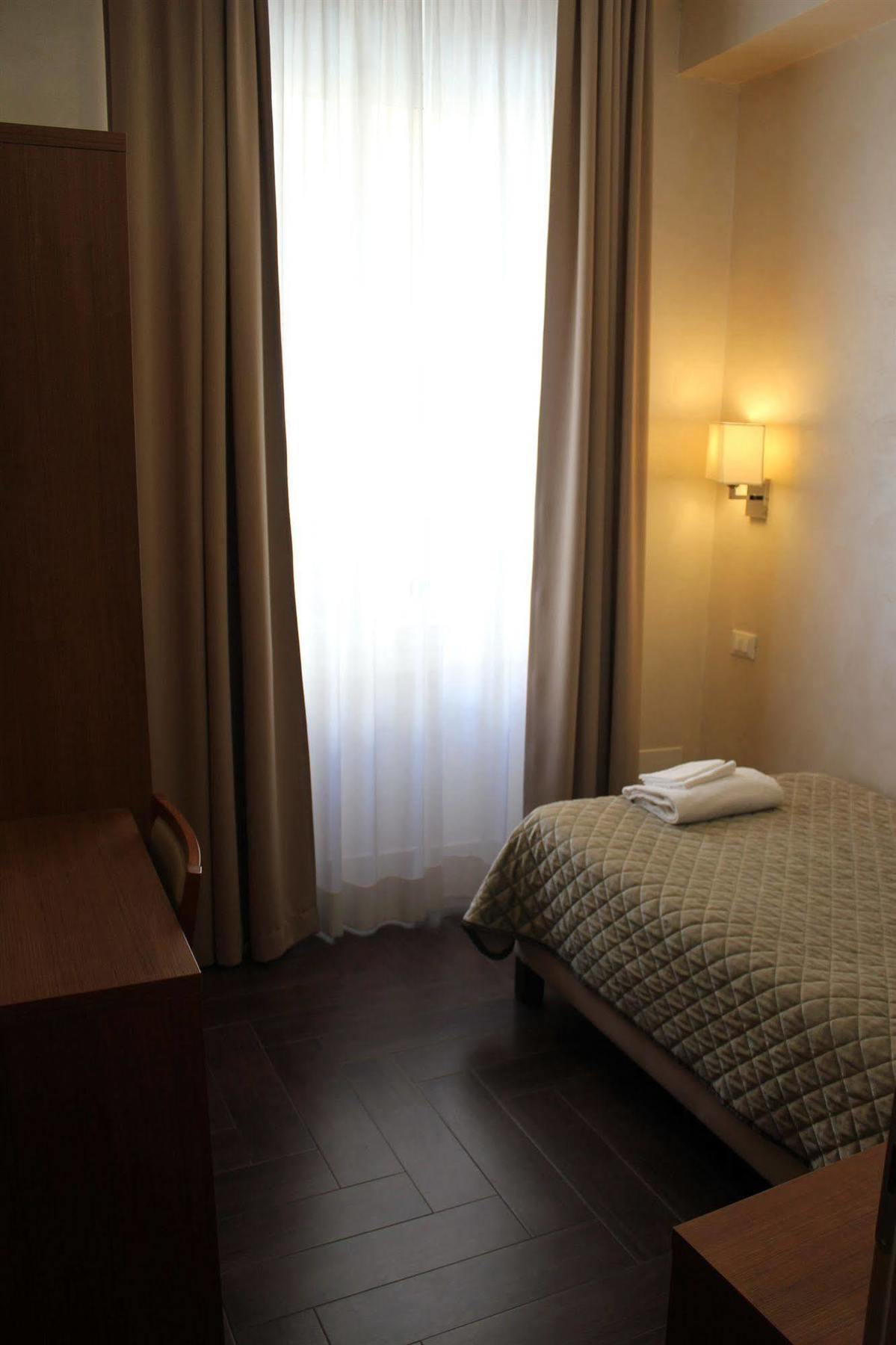 Guest house La Luna Romana